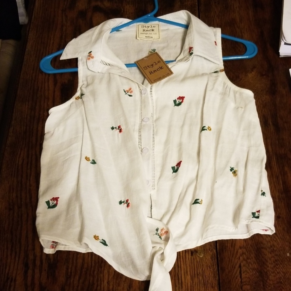 Collared button up tank with embroidered flowers